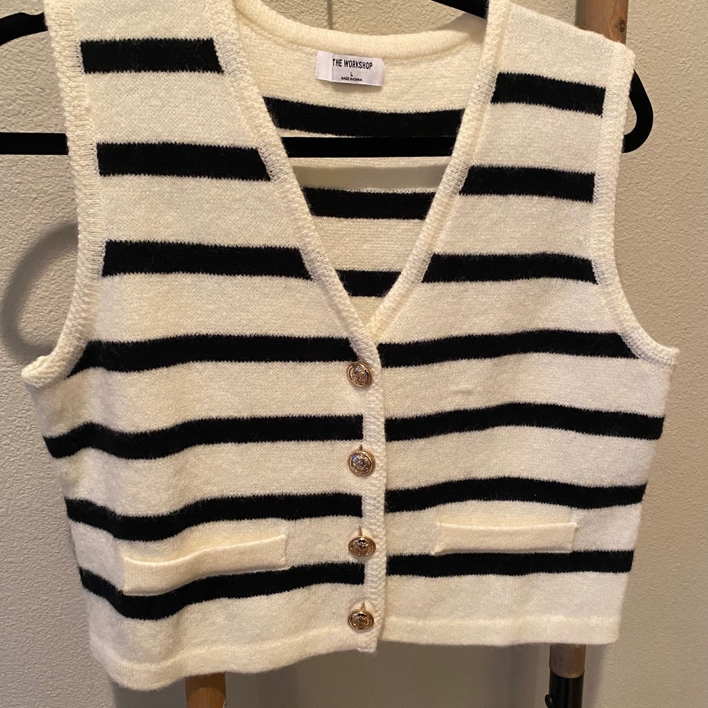 Sweater vest